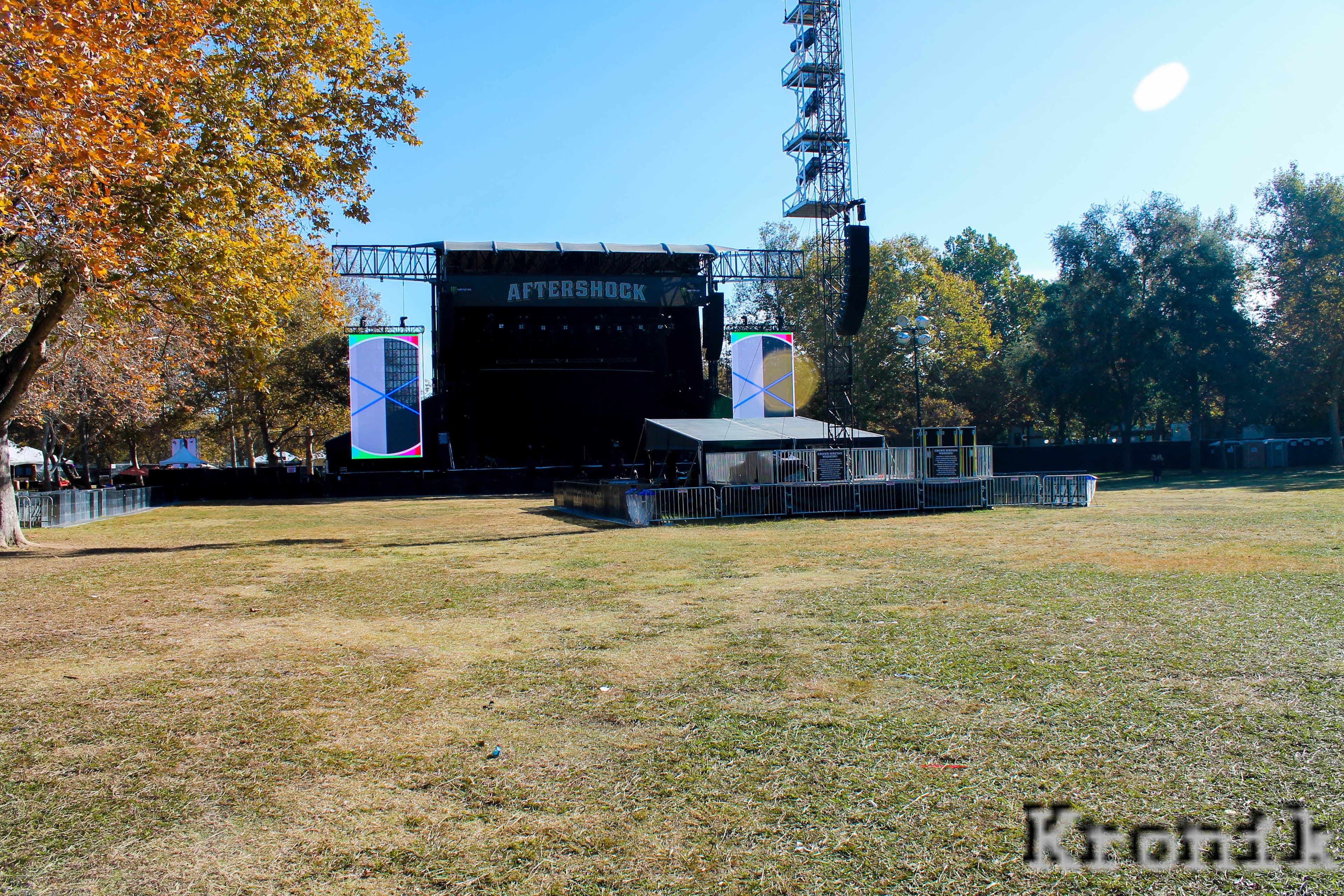 Aftershock Festival 2016 main stage on a sunny afternoon with Kronik watermark