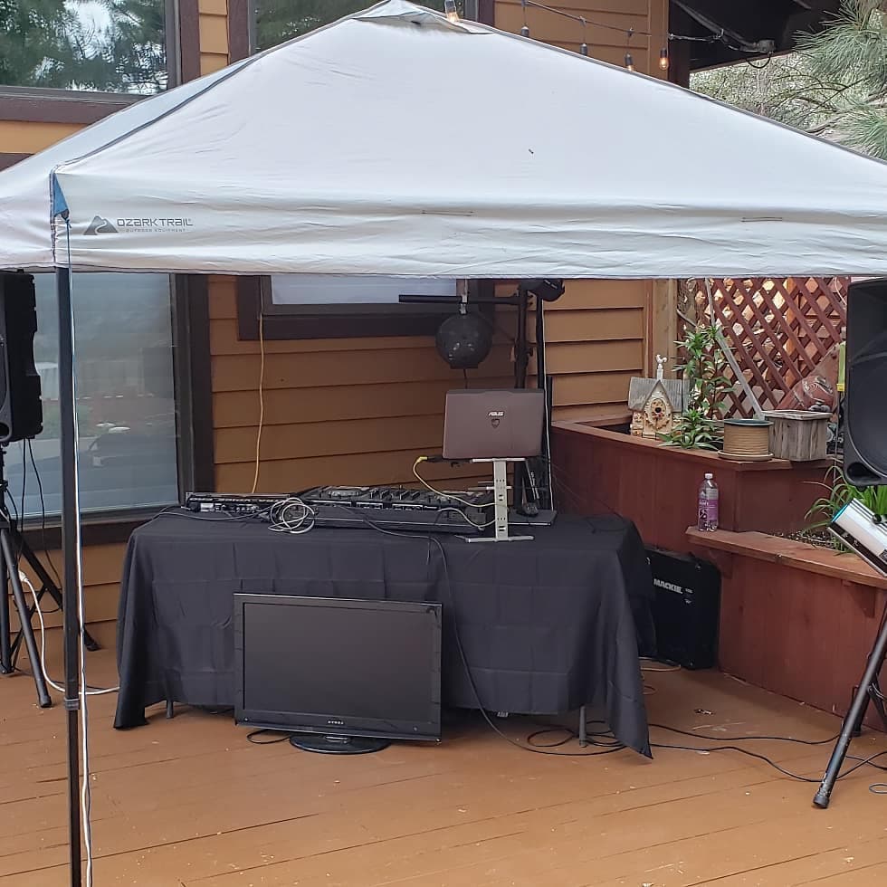 Outdoor wedding venue property where Kronik is DJing
